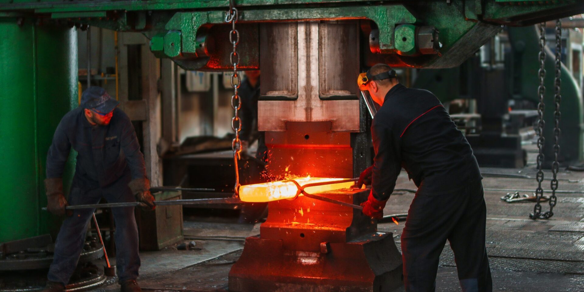 social distancing in factories